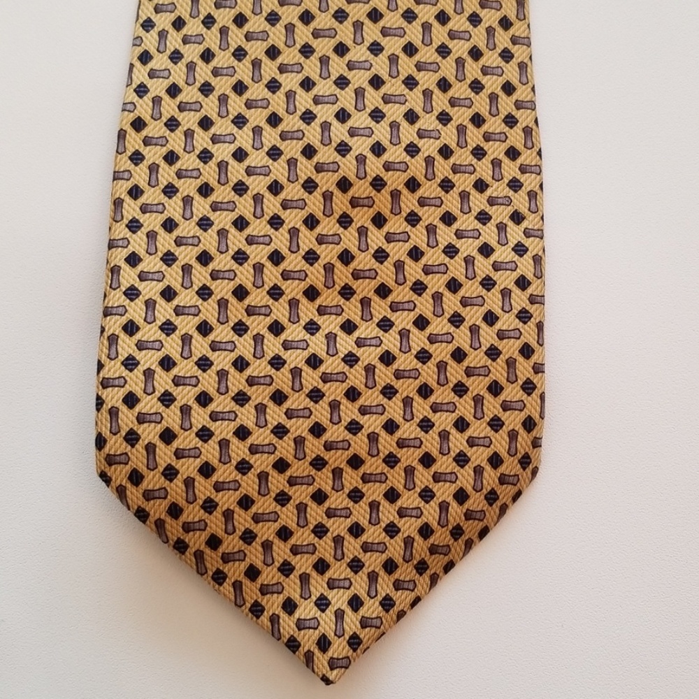 Nautica 100% Silk Tie--Gold w/ geometric pattern